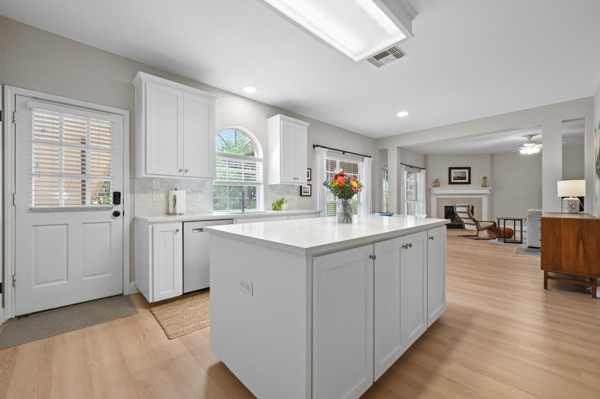 6006 Sierra Arbor Ct, Austin, TX 78759