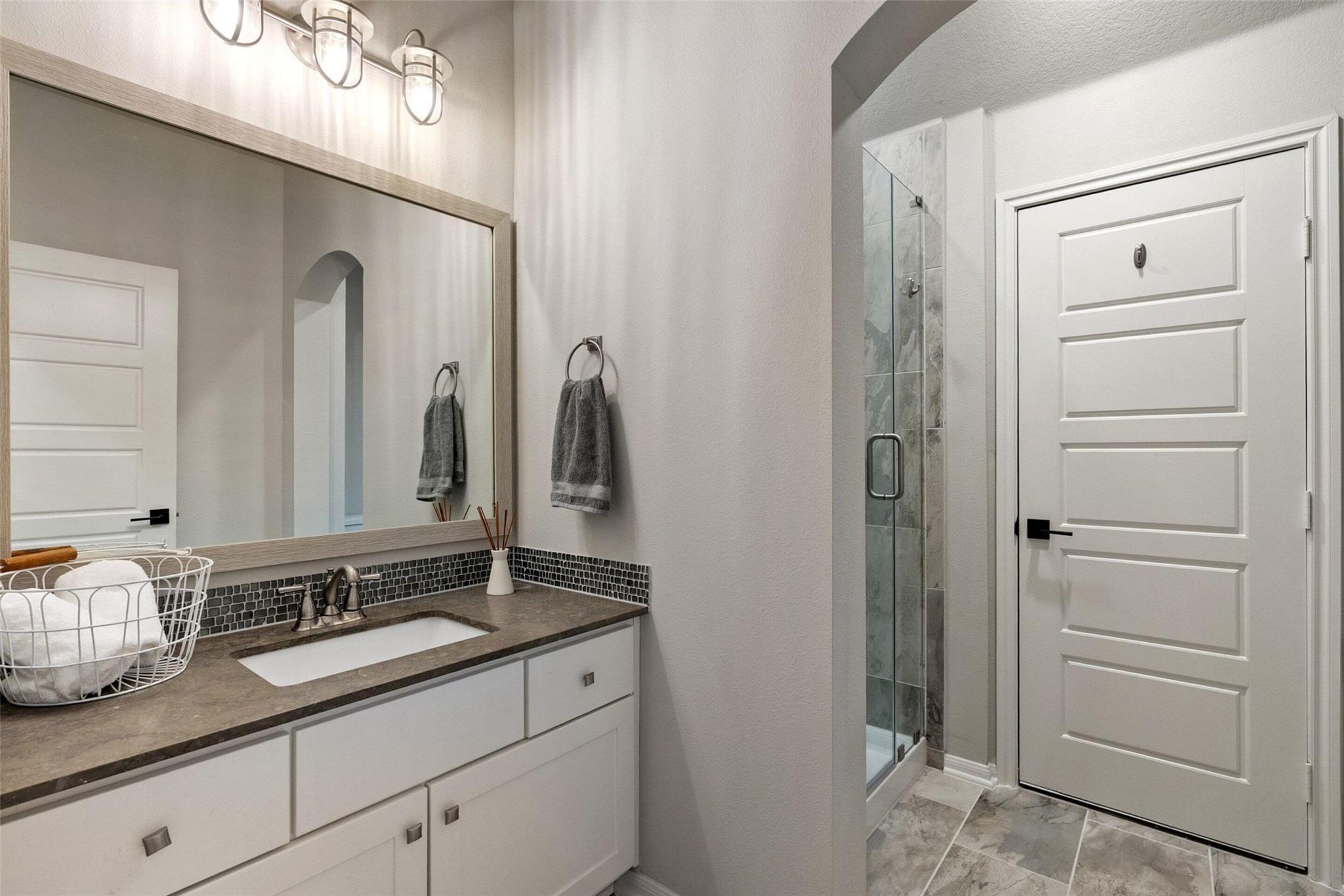 404 Woodside Ter, Austin, TX 78738