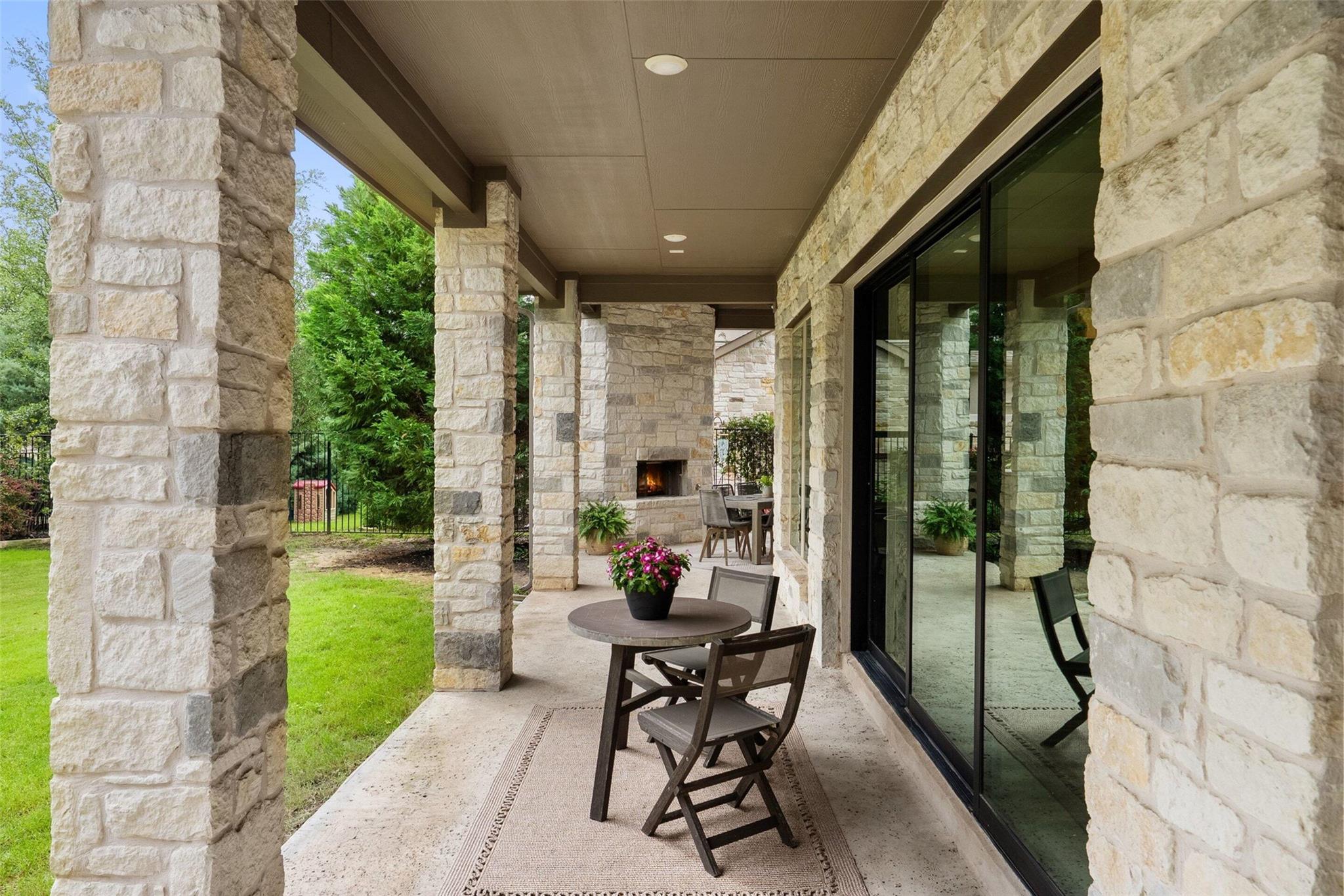 404 Woodside Ter, Austin, TX 78738