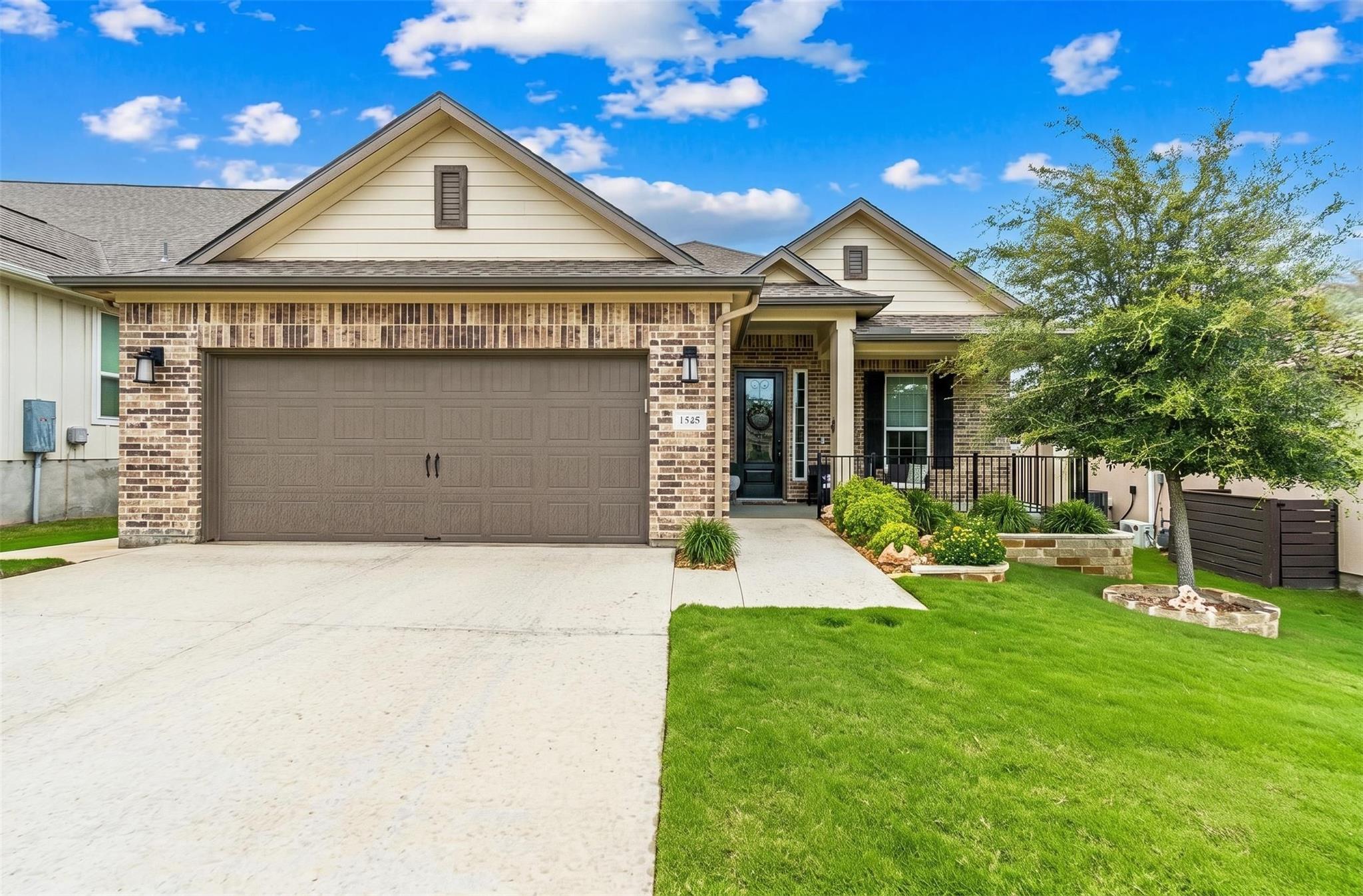 1348 Dancing Oak Ln, San Marcos, TX 78666