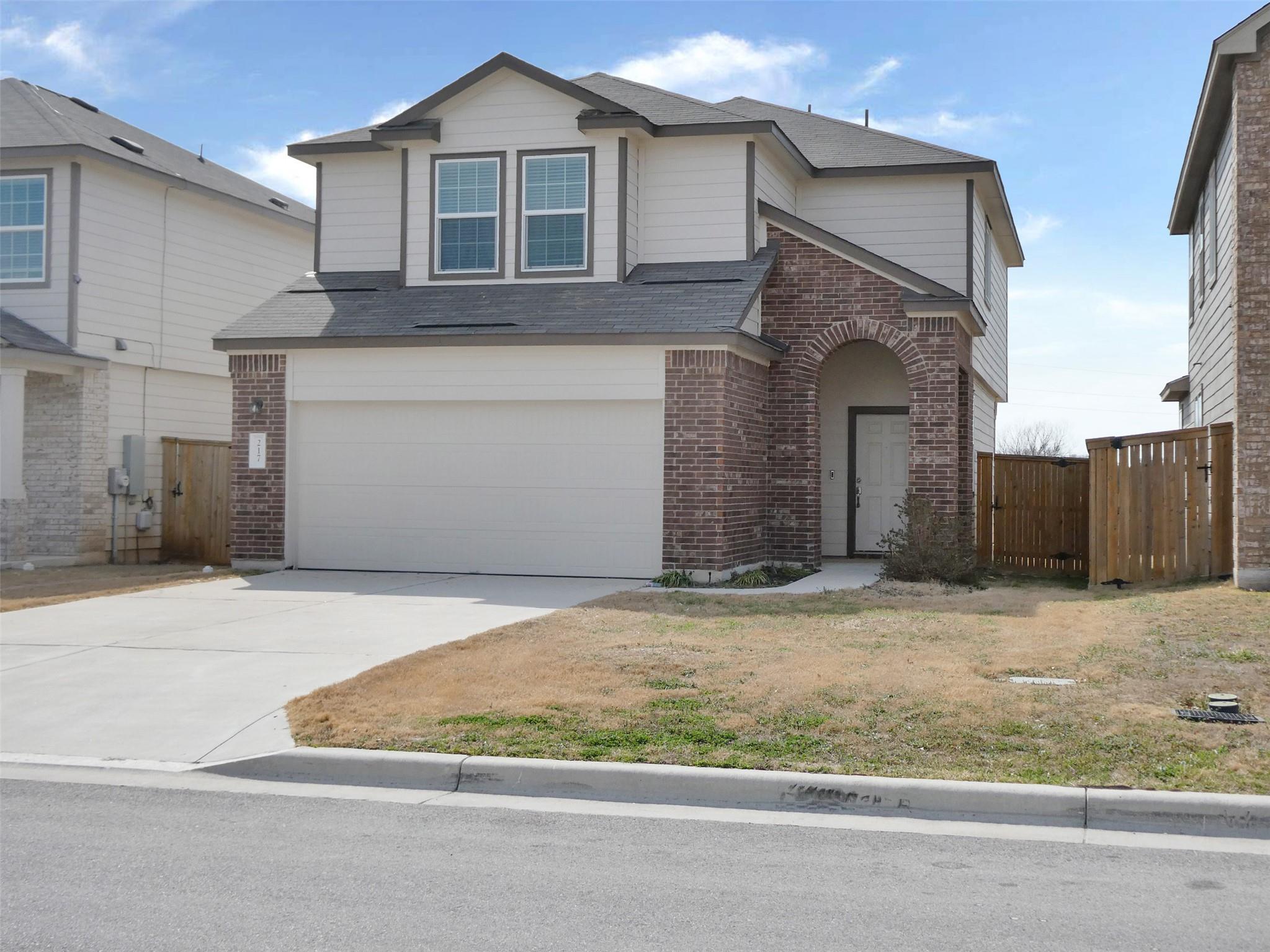 217 BRONCO BILLY Dr, Jarrell, TX 76537