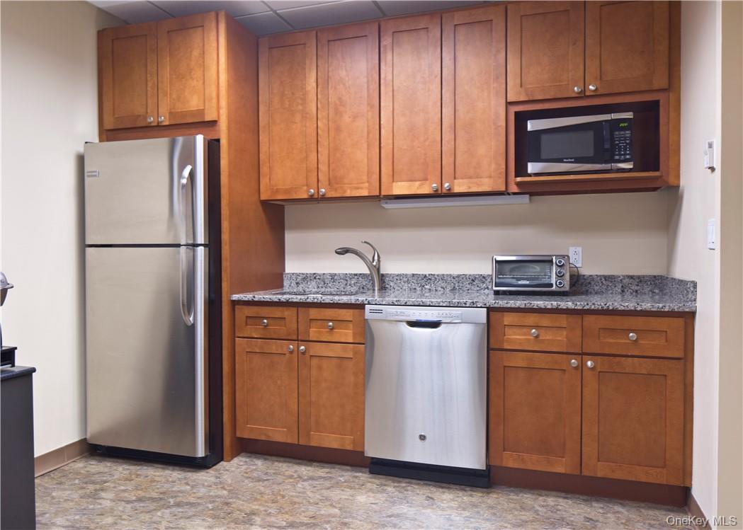 445 Hamilton Avenue # 1102, White Plains, NY 10601