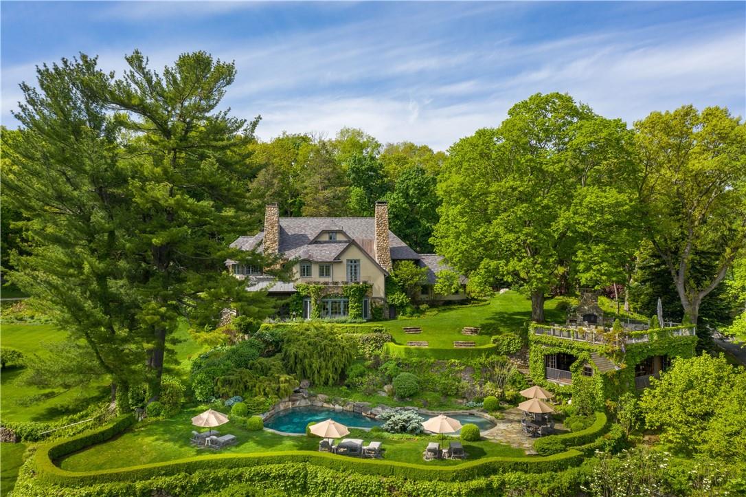 617 Croton Lake Road, Bedford Corners, NY 10549