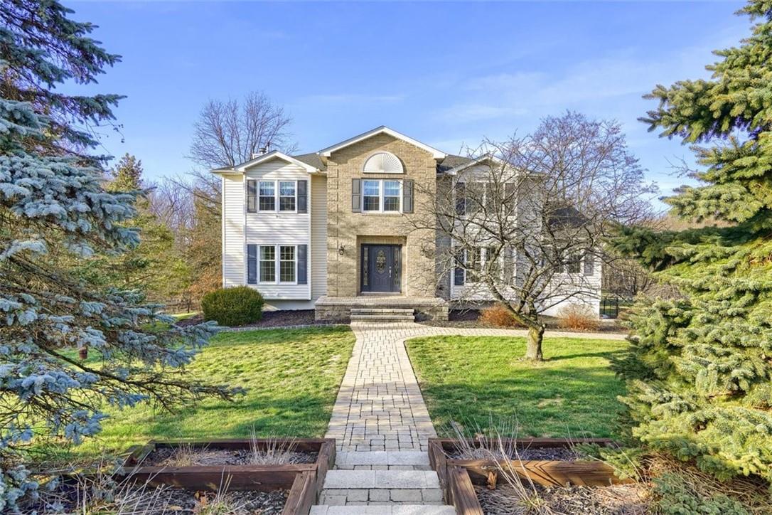 11 Menayas Court, Washingtonville, NY 10992