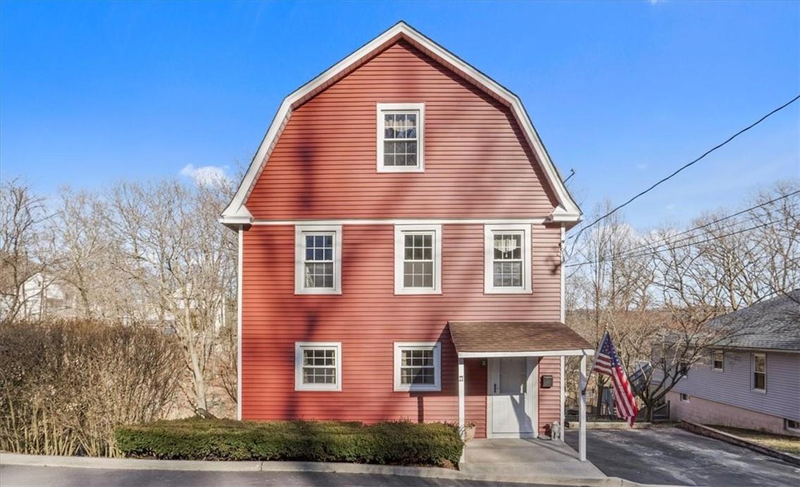 27 Mearns Avenue, Highland Falls, NY 10928