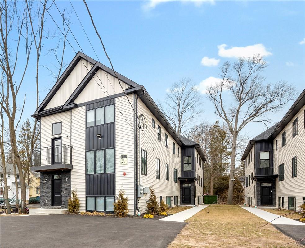 5 E Castle Avenue # 2, Spring Valley, NY 10977