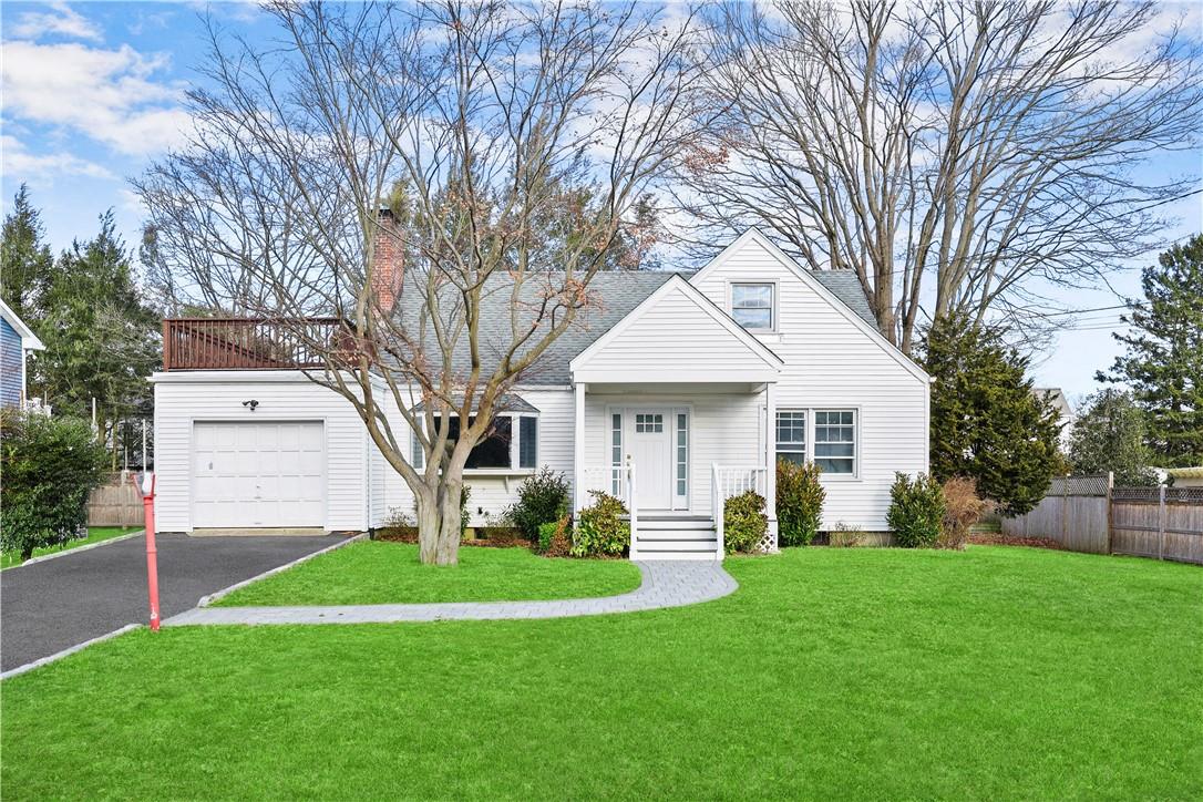 25 Woods Avenue, Greenwich, CT 06831