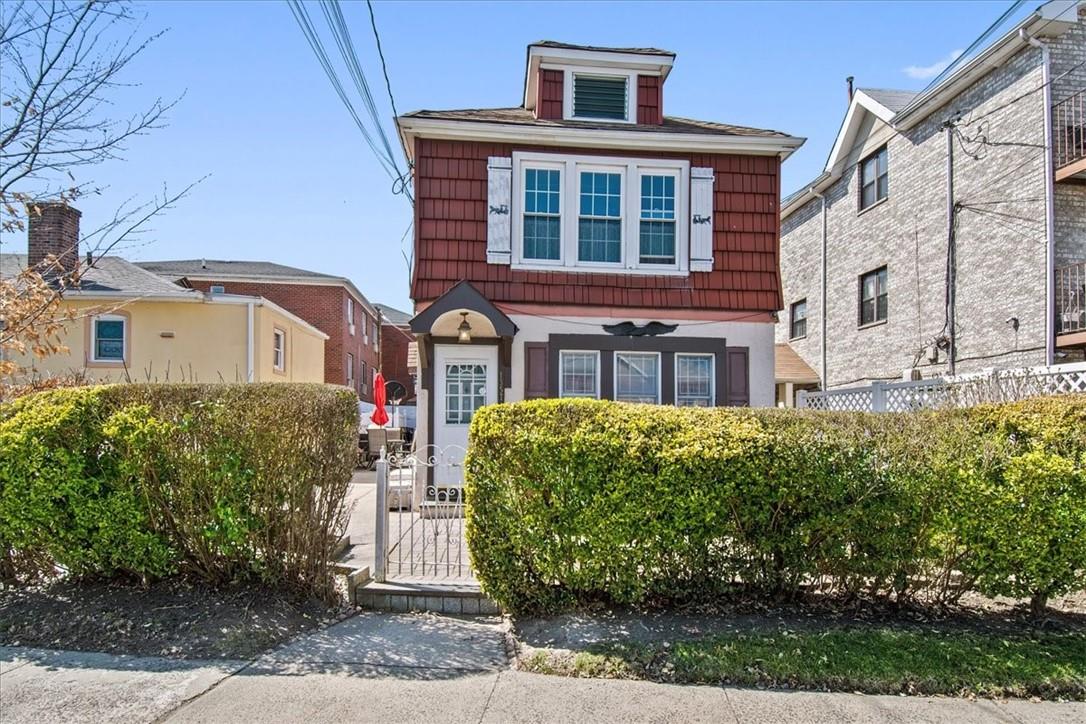 1357 Gillespie Avenue, Bronx, NY 10461