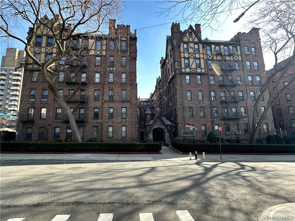 83-15 116th Street # 1F, Richmond Hill, NY 11418