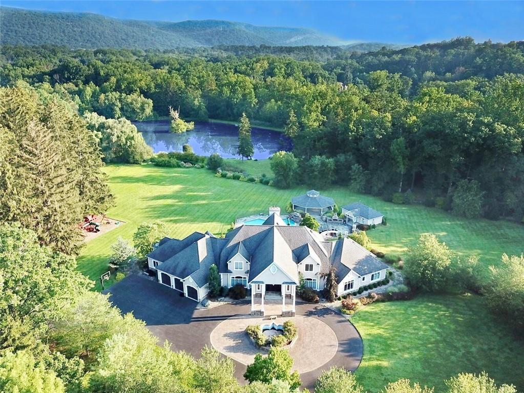 6 Cobblestone Farm Court, Montebello, NY 10901