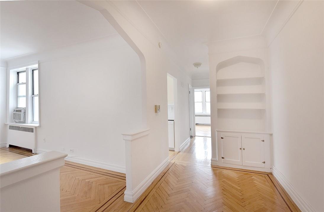 680 204th St. Street # 6A, New York (Manhattan), NY 10034