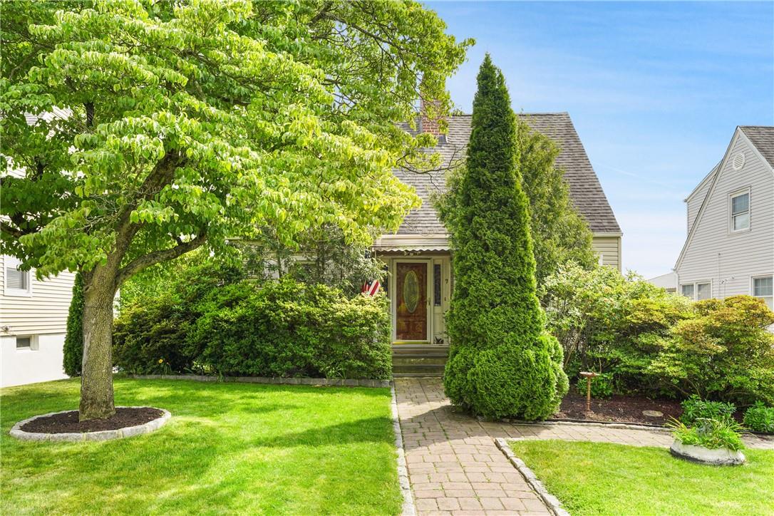 7 Greenmeadow Road, Eastchester, NY 10709
