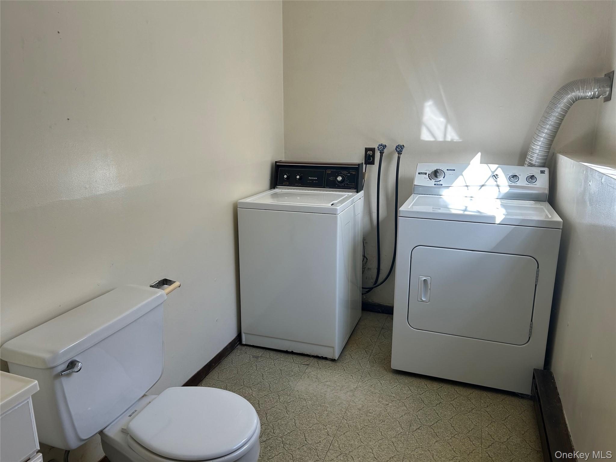 8 Center Road, Carmel, NY 10512