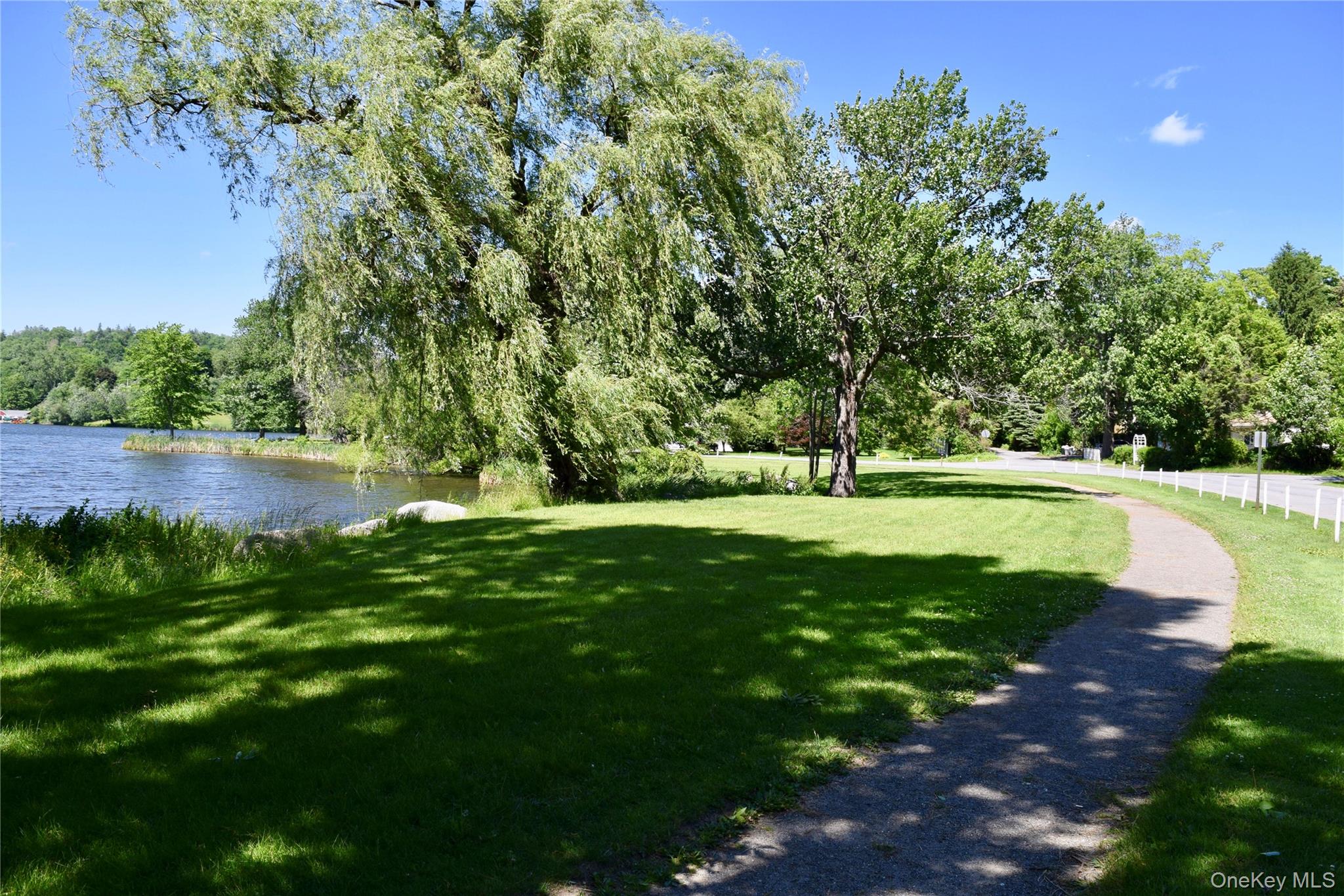 8 Center Road, Carmel, NY 10512