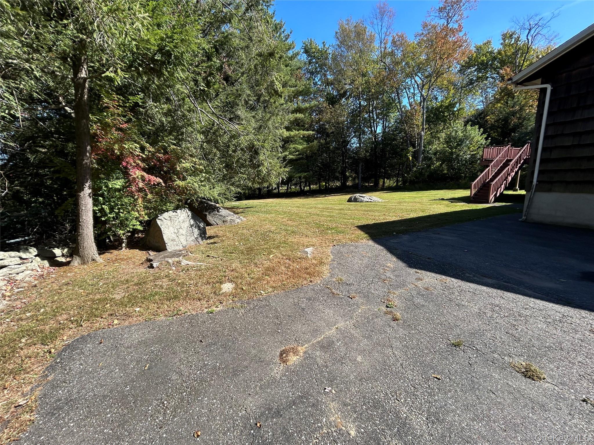 8 Center Road, Carmel, NY 10512