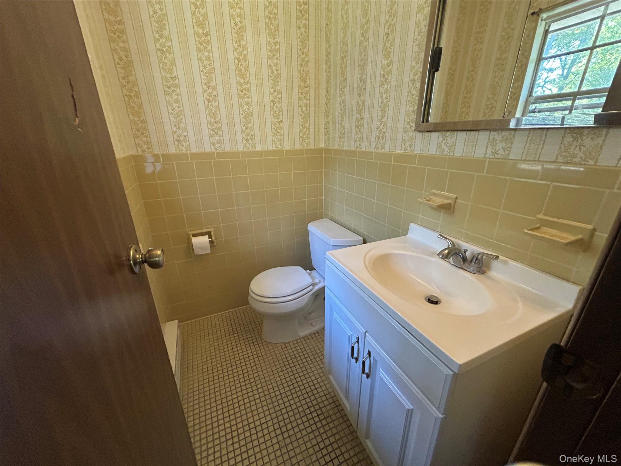 8 Center Road, Carmel, NY 10512