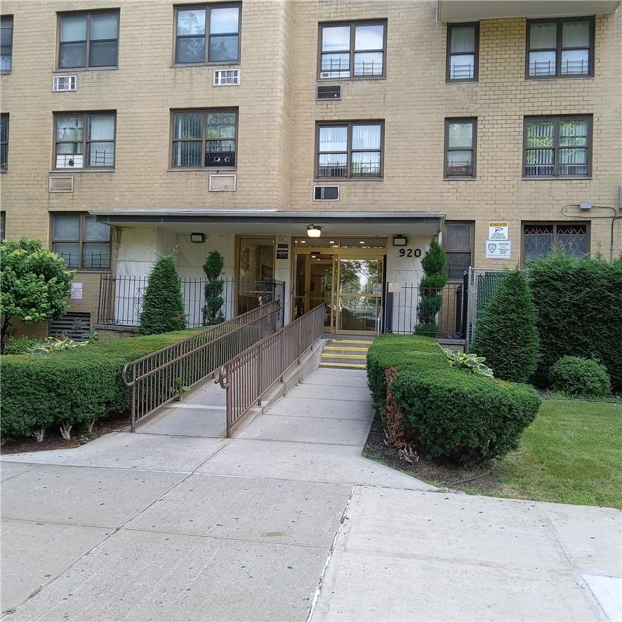 920 Metcalf Avenue # 8M, Bronx, NY 10473