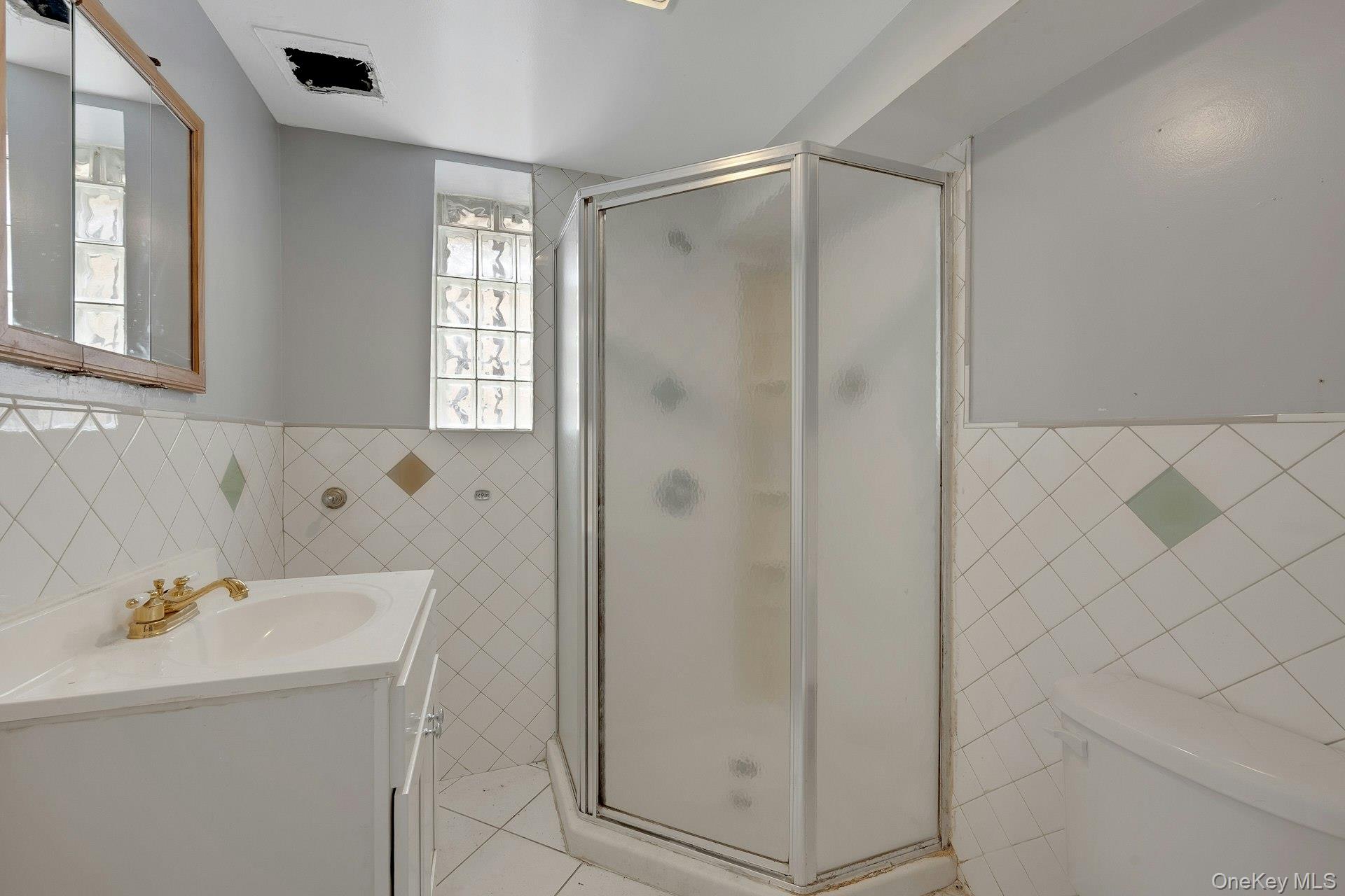 2798 Pond Place, Bronx, NY 10458