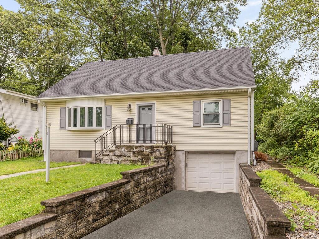 51 Chaucer Street, Hartsdale, NY 10530