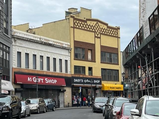 6 N BROADWAY, Yonkers, NY 10701