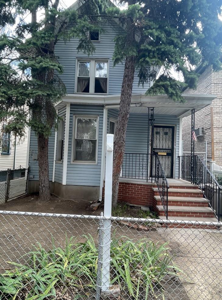 109 Richmond Street, Brooklyn, NY 11208