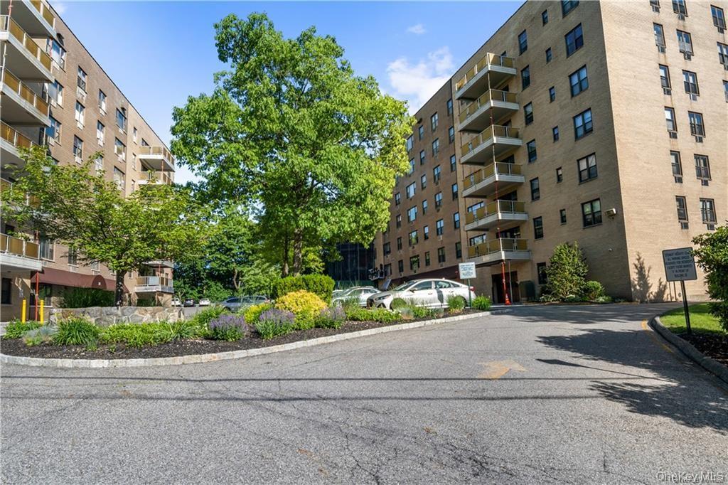 35 Stewart Place # 201, Mount Kisco, NY 10549
