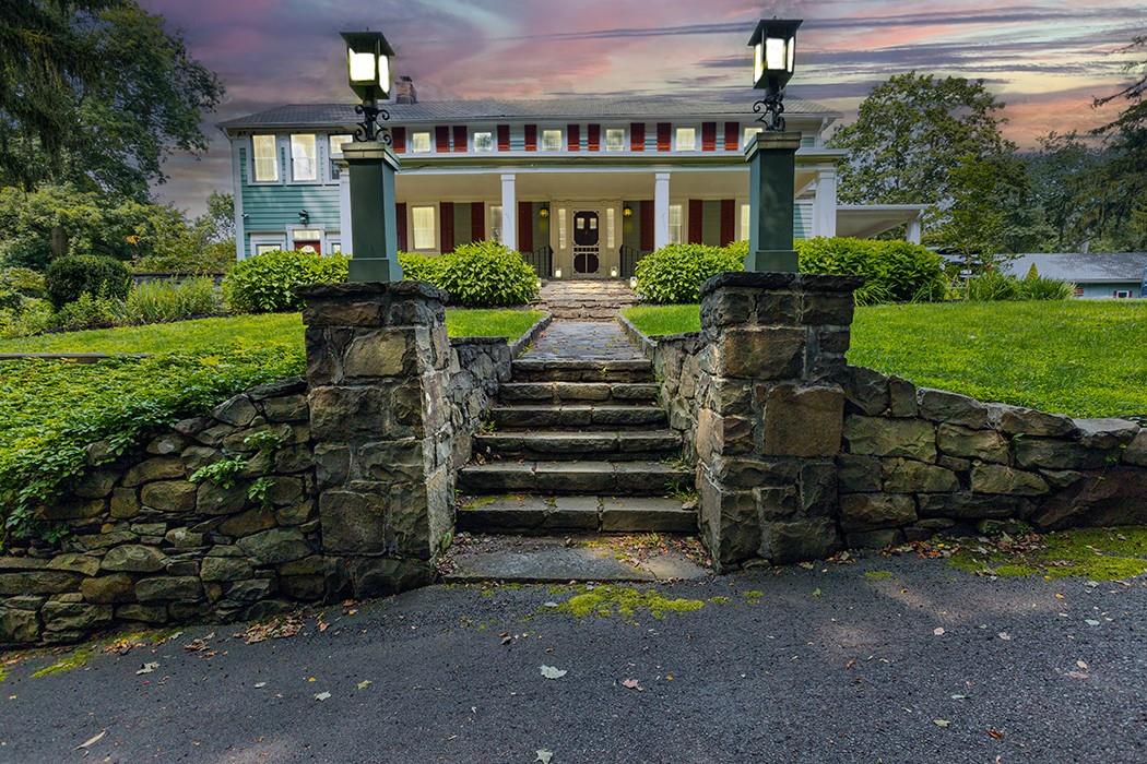 150 Twin Arch Road, Washingtonville, NY 10992