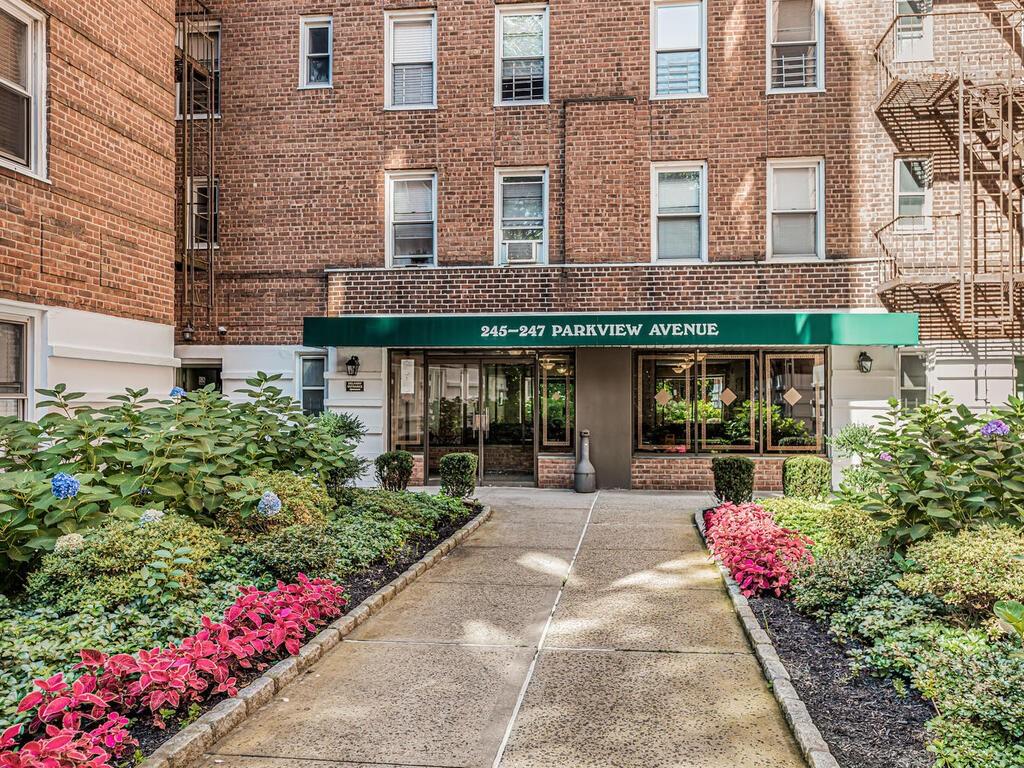 247 Parkview Avenue # 5J, Bronxville, NY 10708