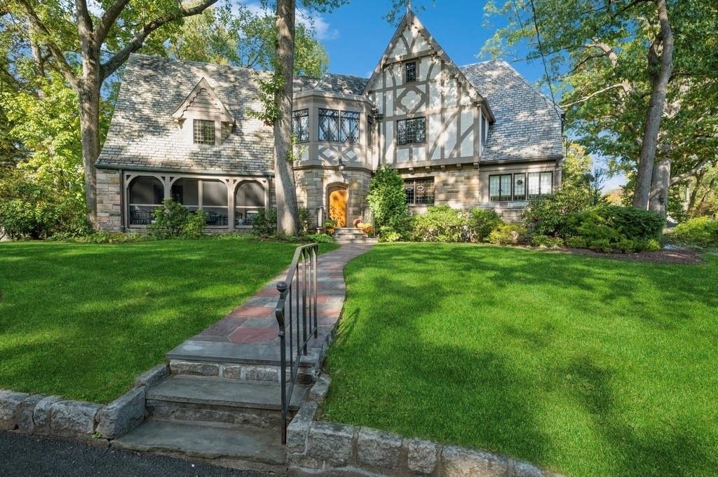 8 France Place, Larchmont, NY 10538