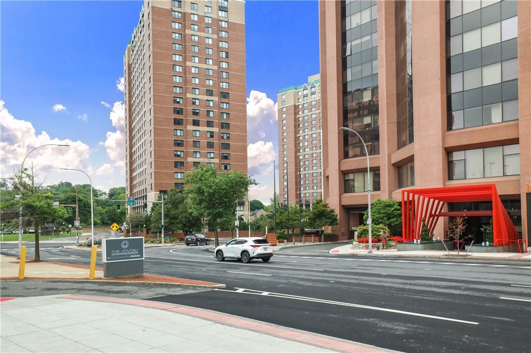 4 Martine Avenue # PH07, White Plains, NY 10606