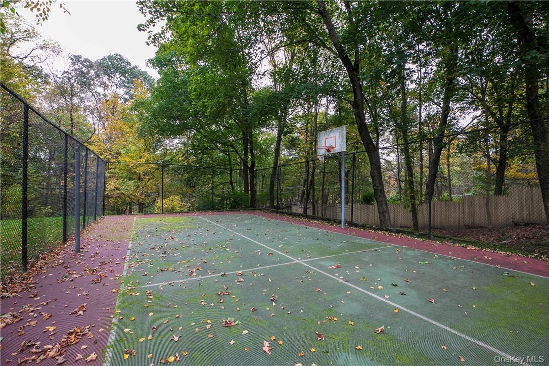 1 Woods View Court # 1, Yorktown Heights, NY 10598