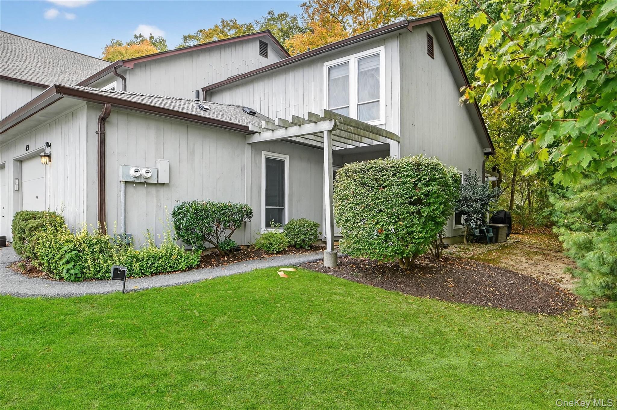 1 Woods View Court # 1, Yorktown Heights, NY 10598