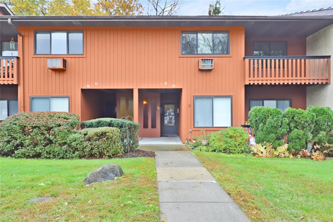 95 Coachlight Square, Montrose, NY 10548