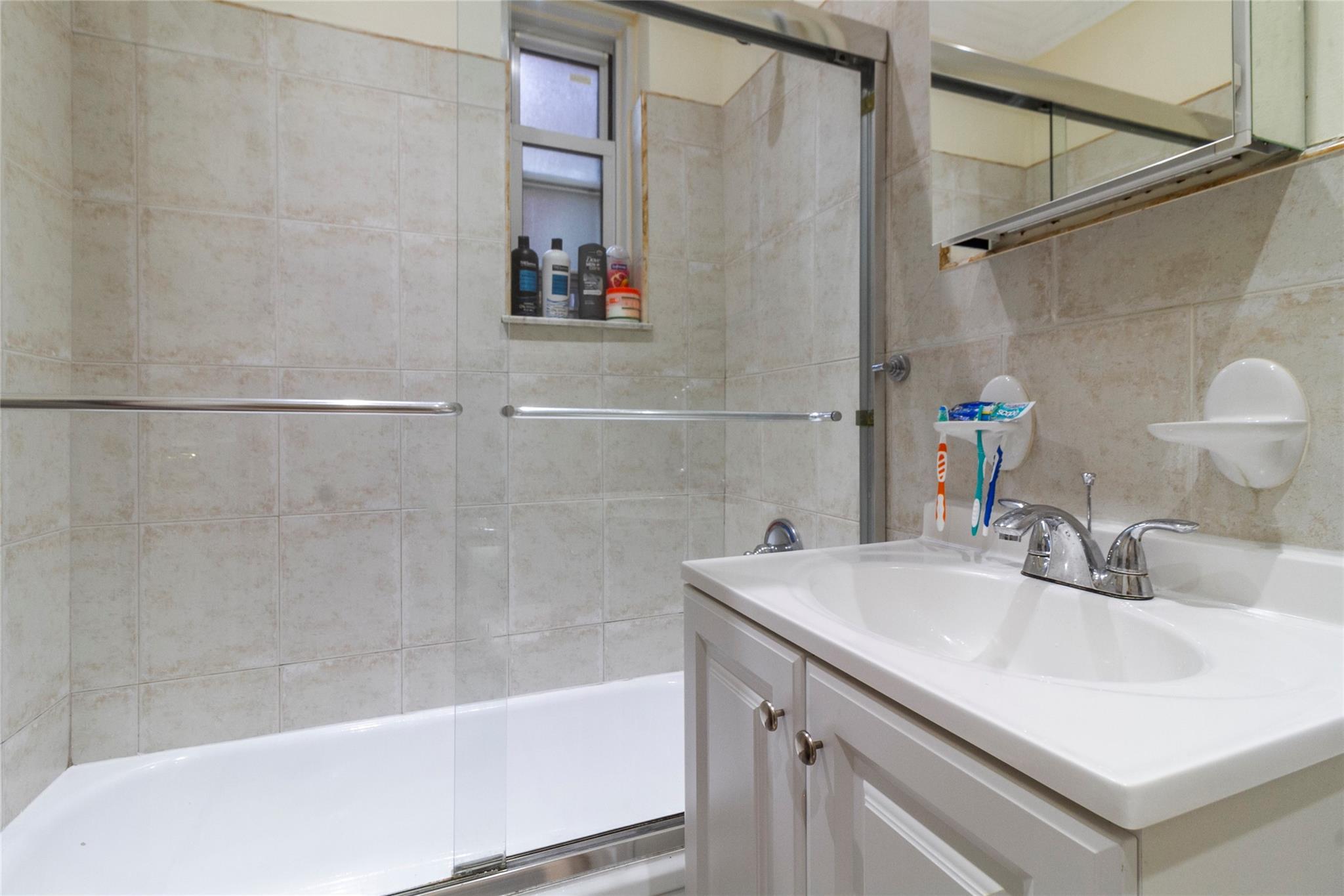 1296 Midland Avenue # G3, Yonkers, NY 10704