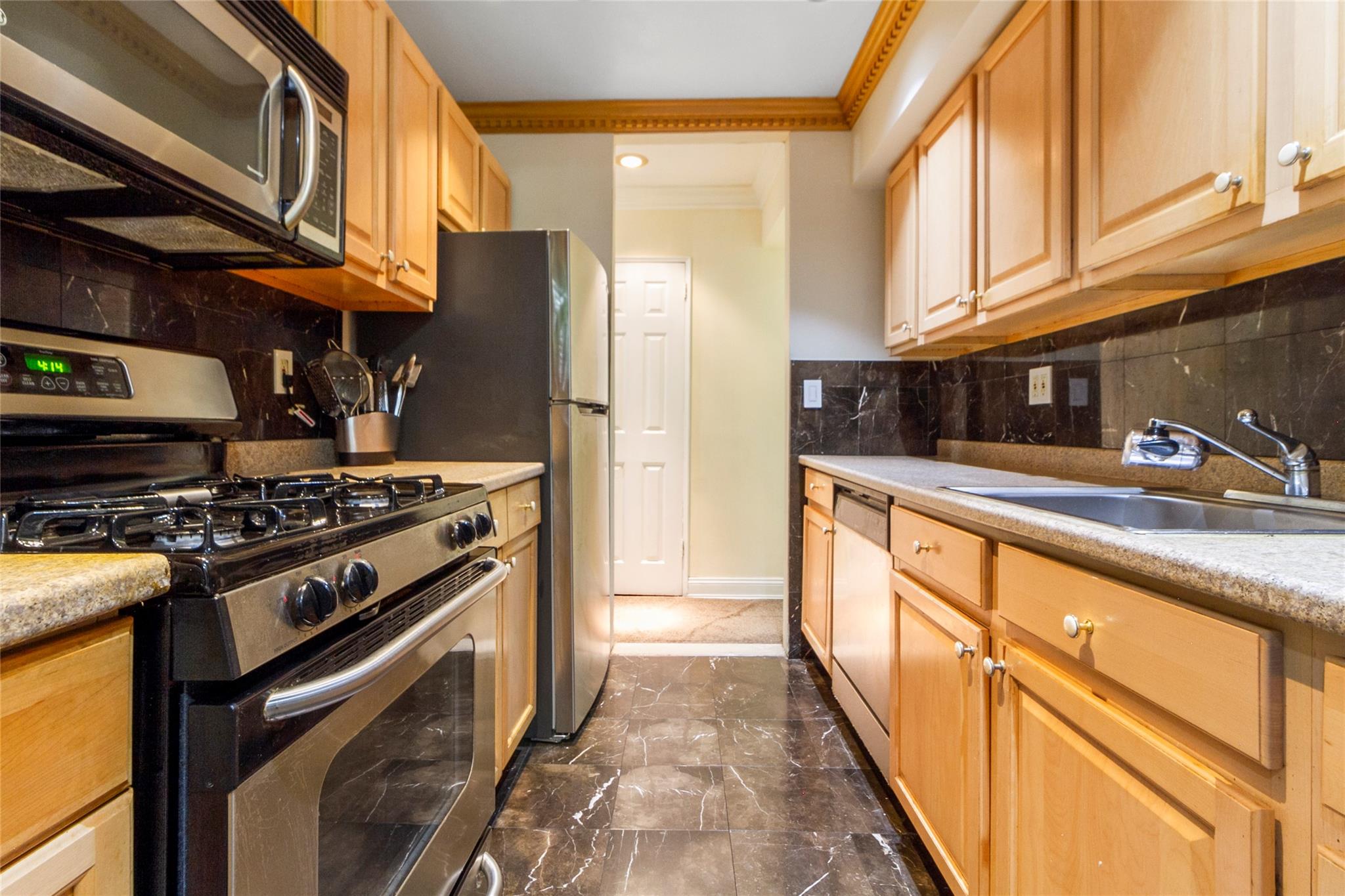 1296 Midland Avenue # G3, Yonkers, NY 10704