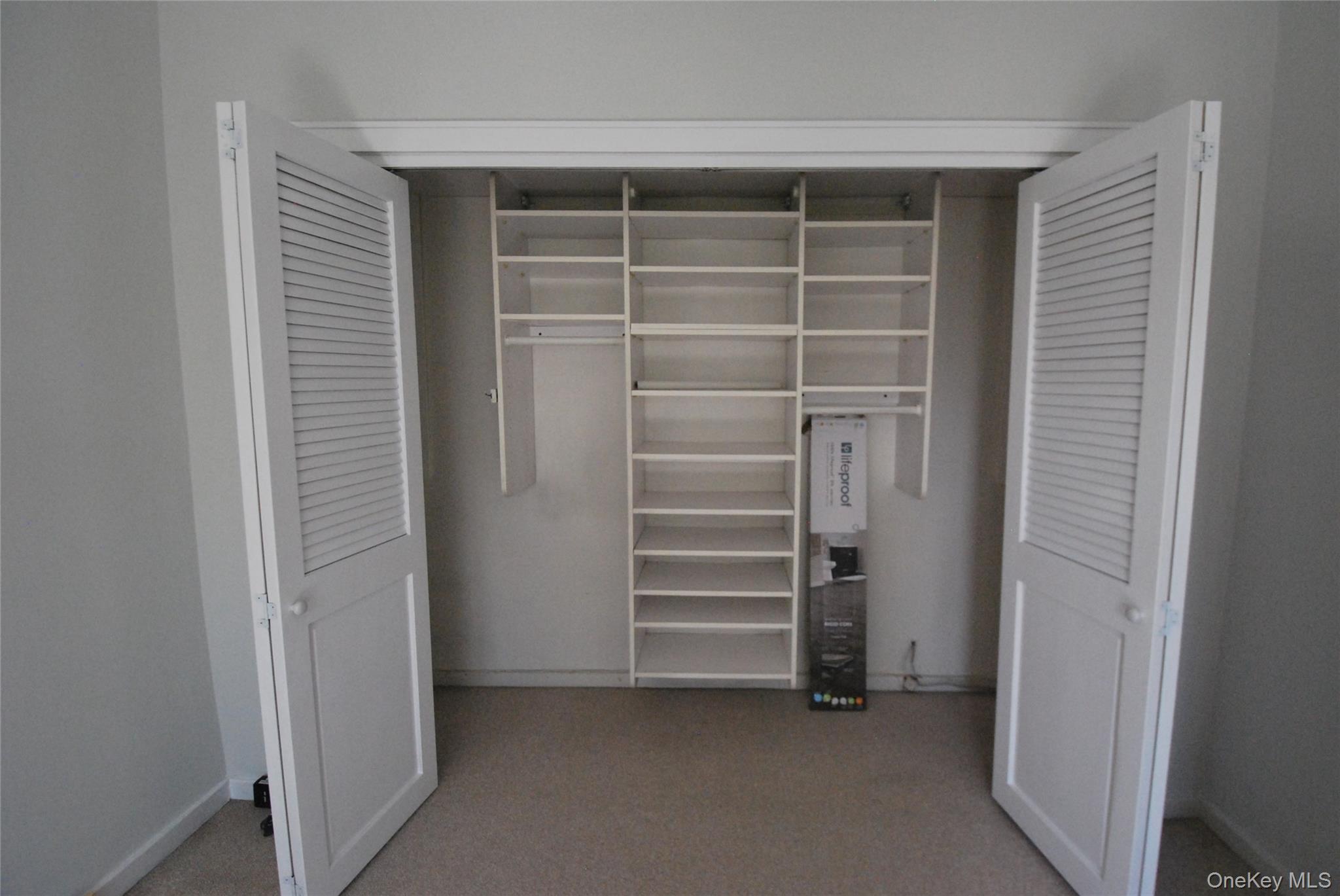 16 Wainwright # 2B, Yonkers, NY 10710