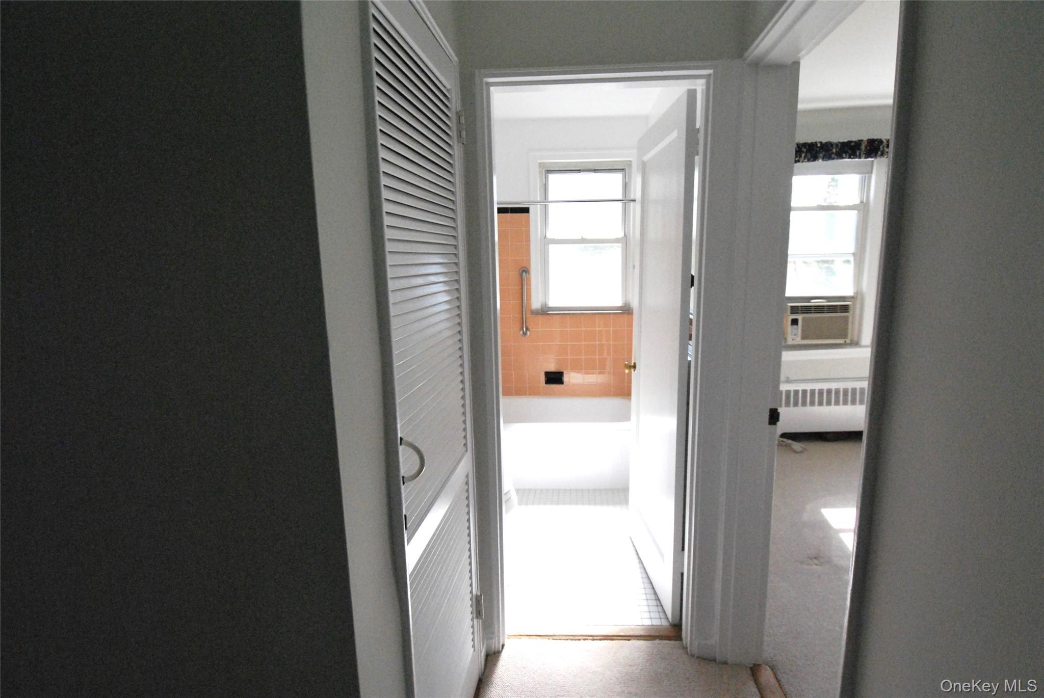 16 Wainwright # 2B, Yonkers, NY 10710