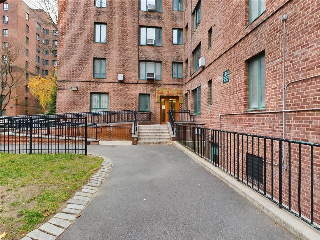 1541 Metropolitan Avenue # 8C, Bronx, NY 10462