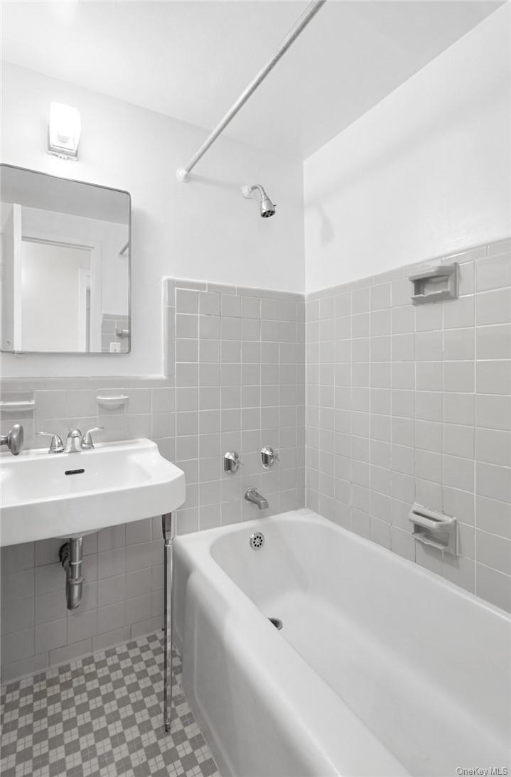 1 Fordham Hill Oval # 16G, Bronx, NY 10468