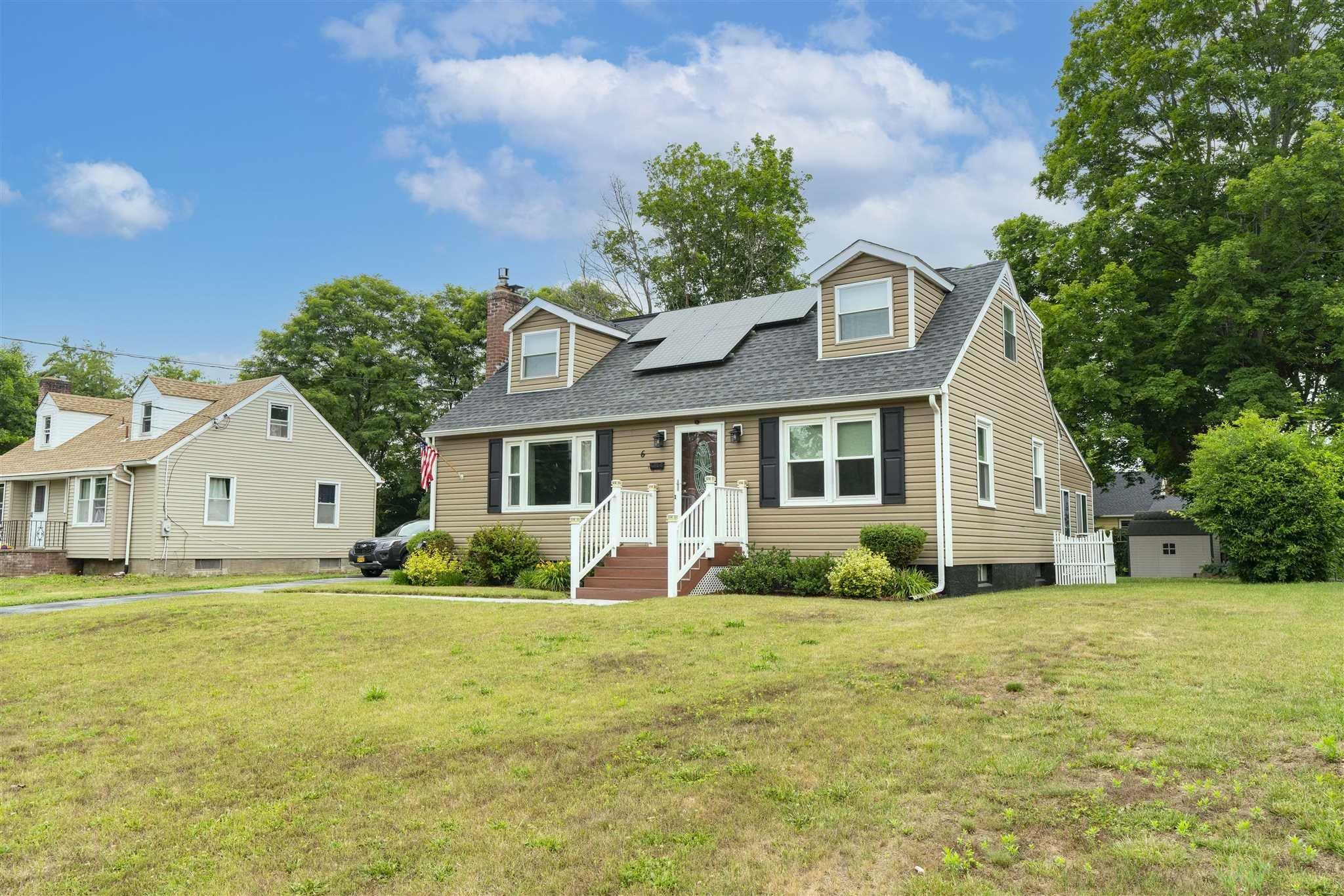 6 CALMER Place, Hyde Park, NY 12538