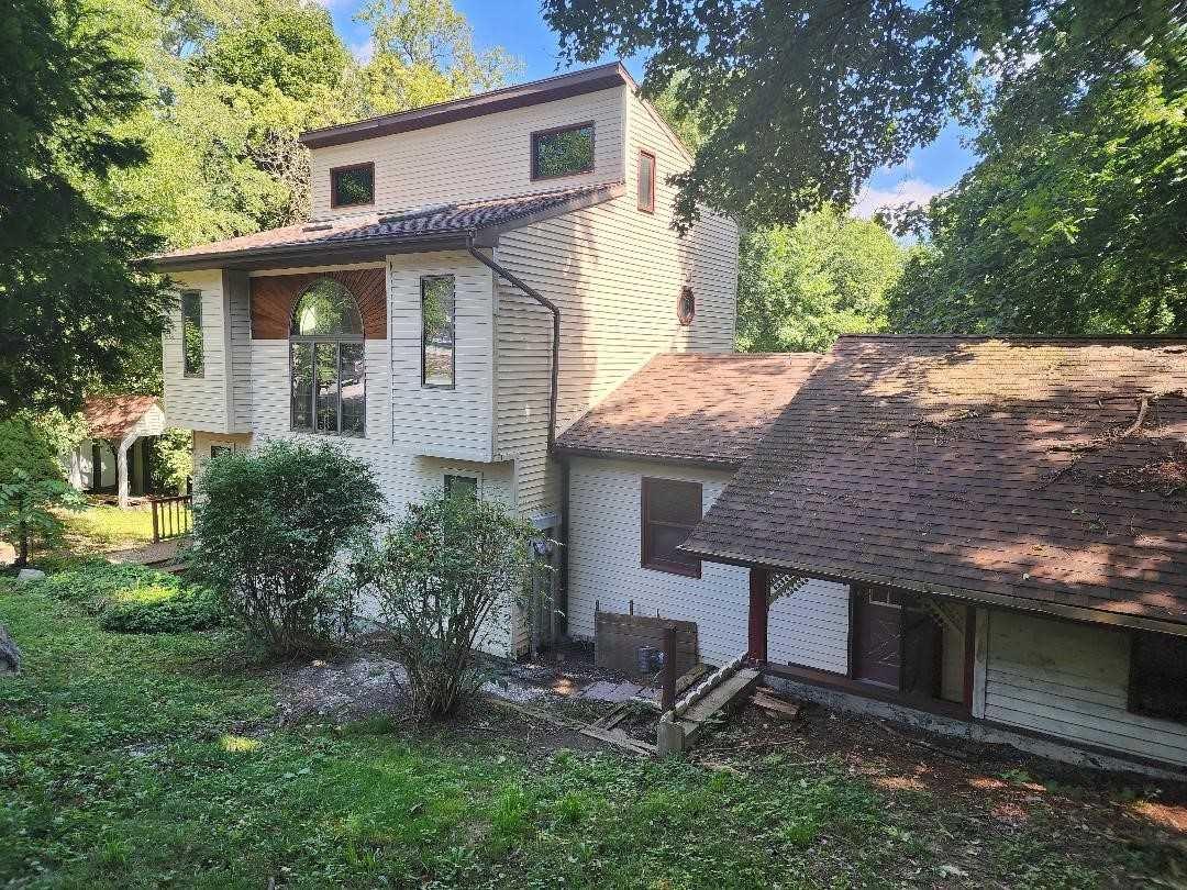 2 WILBUR Road, Pleasant Valley, NY 12569