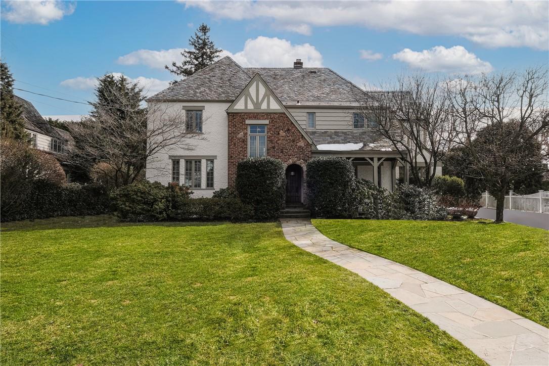 14 Sunnybrae Place, Bronxville, NY 10708