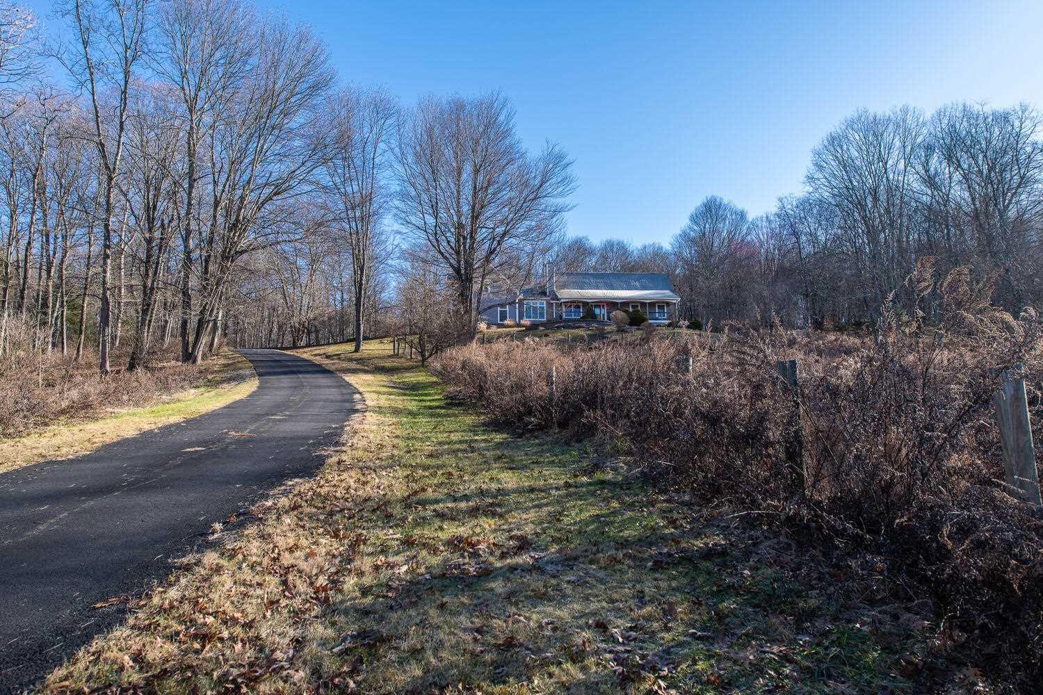 600 CLINTON HOLLOW Road, Salt Point, NY 12578