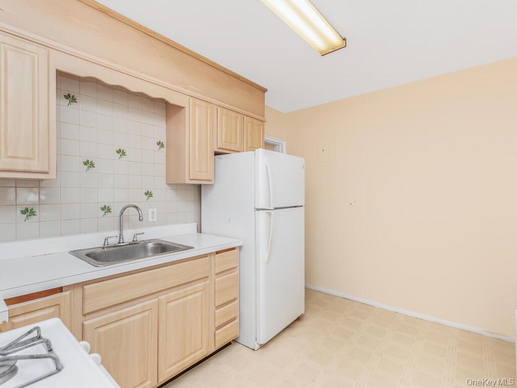 143 Hilltop Acres # 143, Yonkers, NY 10704