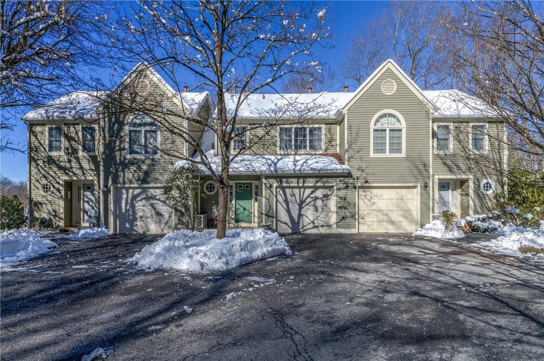 402 Kensington Way, Mount Kisco, NY 10549