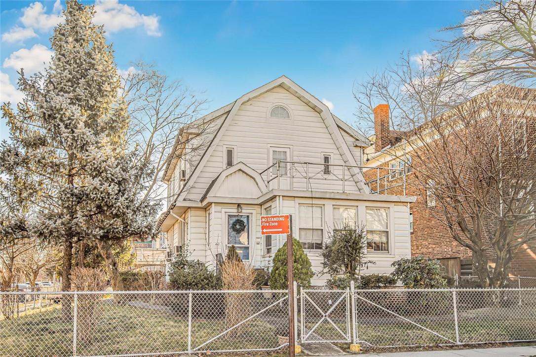 40 E 235th Street, Bronx, NY 10470