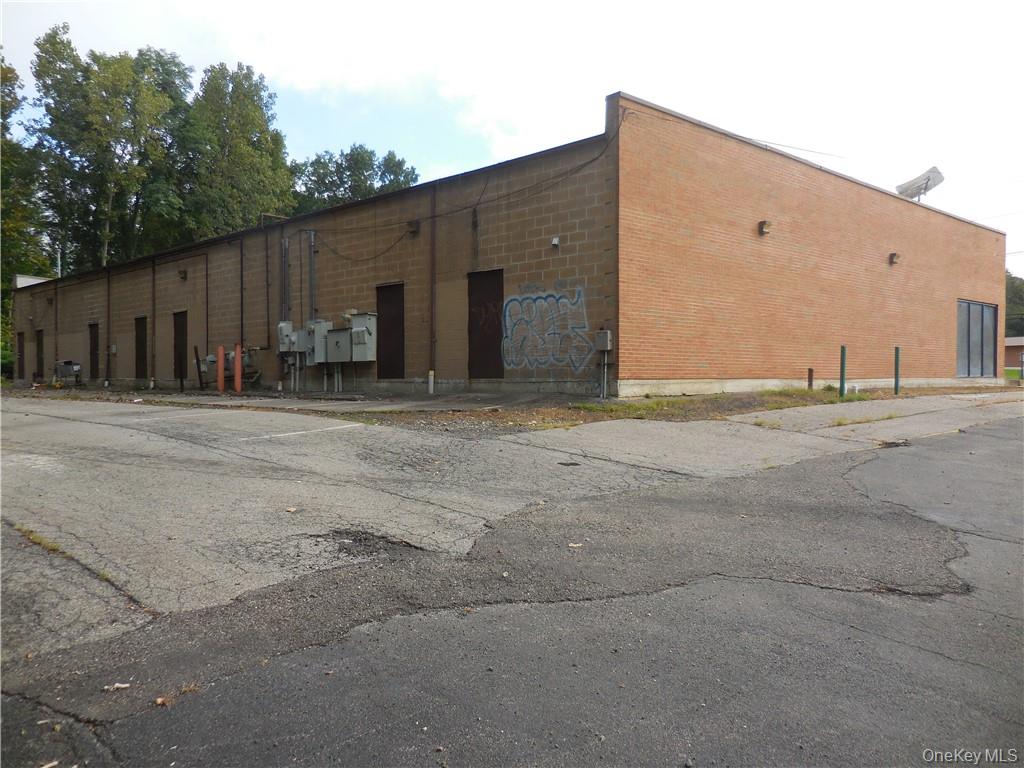 77 N Plank Road, Newburgh, NY 12550