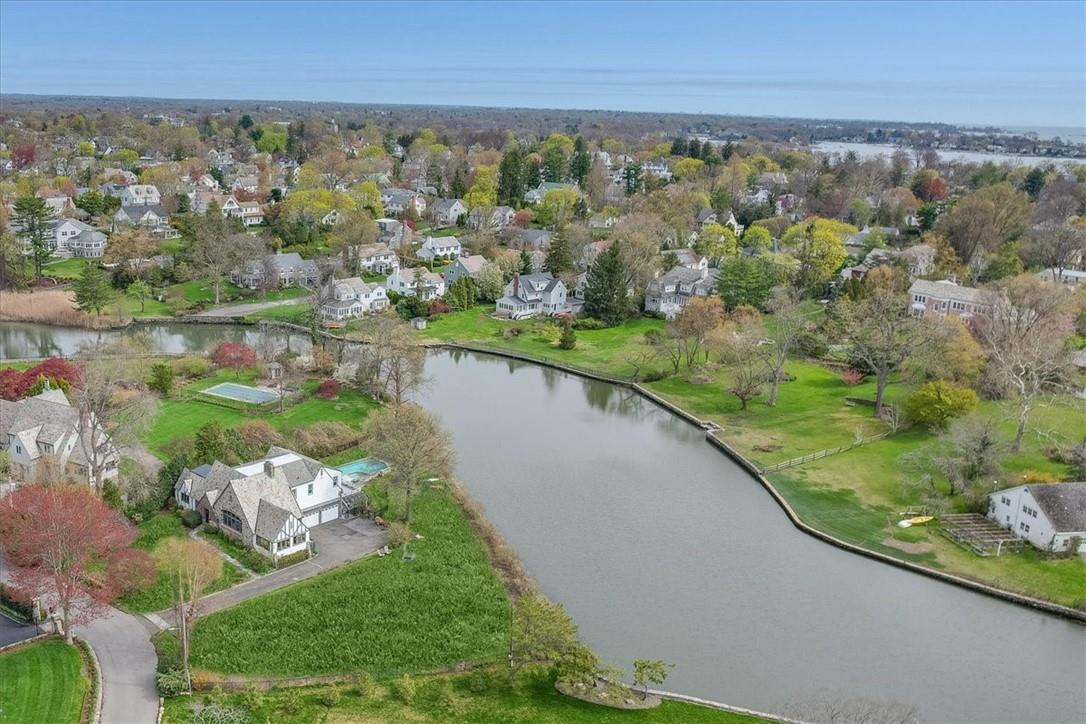 10 Wildwood Circle, Larchmont, NY 10538