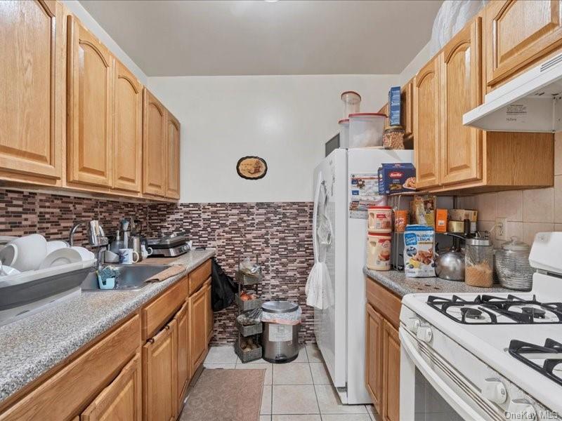 1207 Findlay Avenue, Bronx, NY 10456