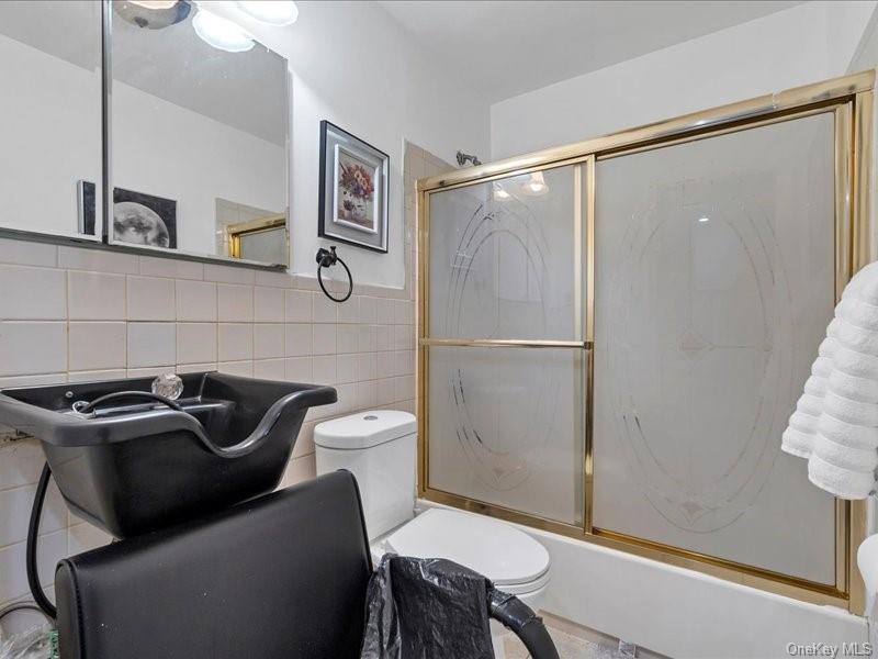 1207 Findlay Avenue, Bronx, NY 10456